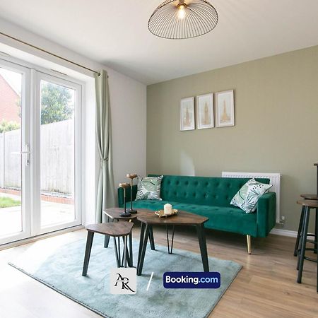 Cozy House By Ar Properties Short Lets & Serviced Accommodation Colchester Esterno foto