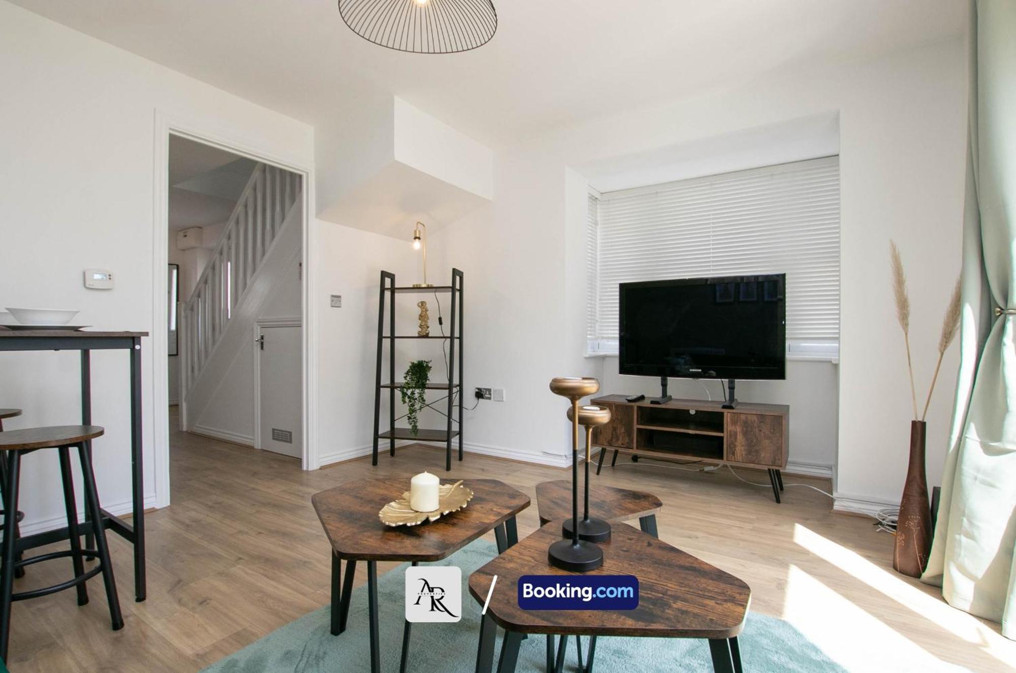 Cozy House By Ar Properties Short Lets & Serviced Accommodation Colchester Esterno foto