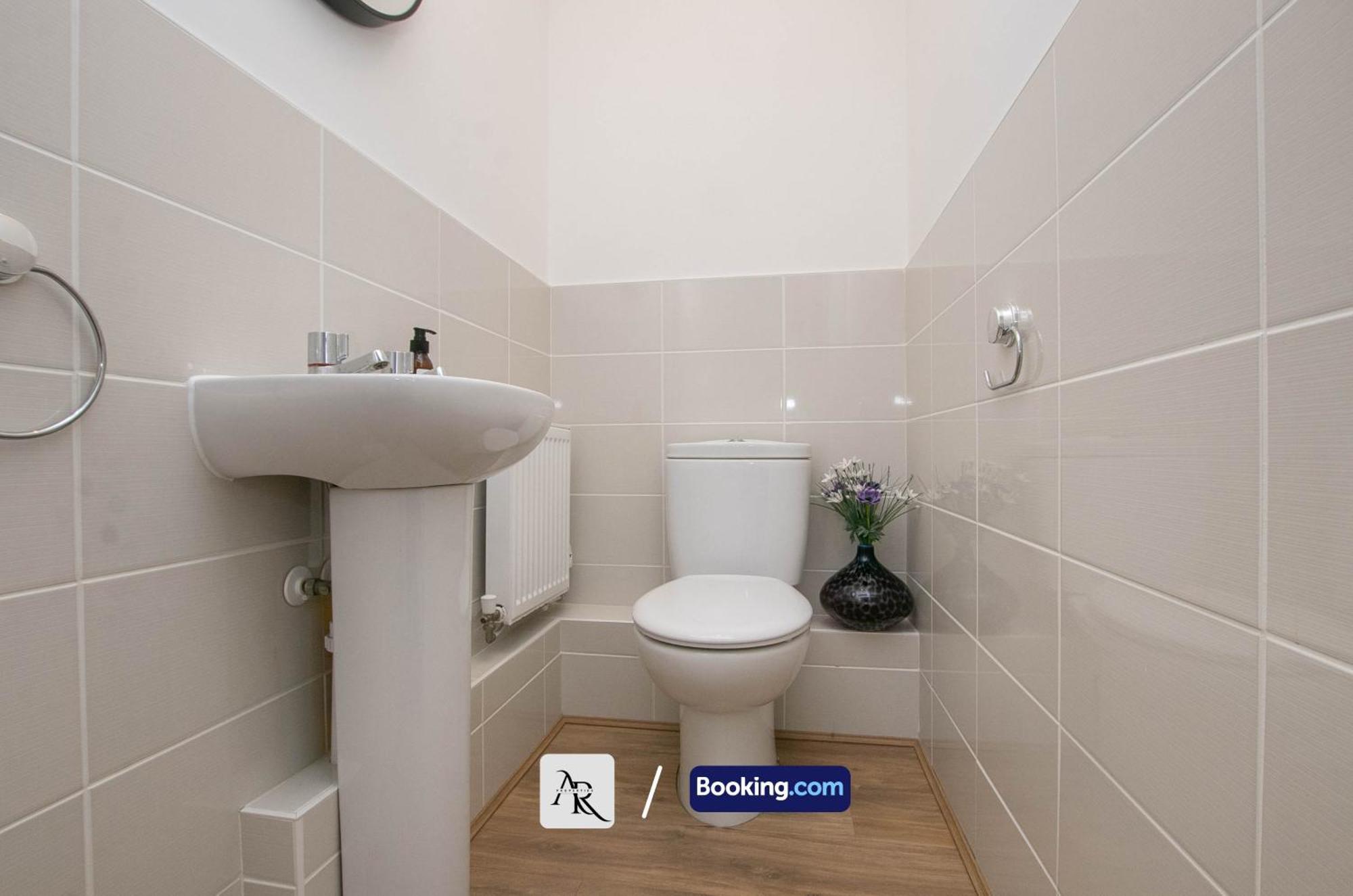 Cozy House By Ar Properties Short Lets & Serviced Accommodation Colchester Esterno foto