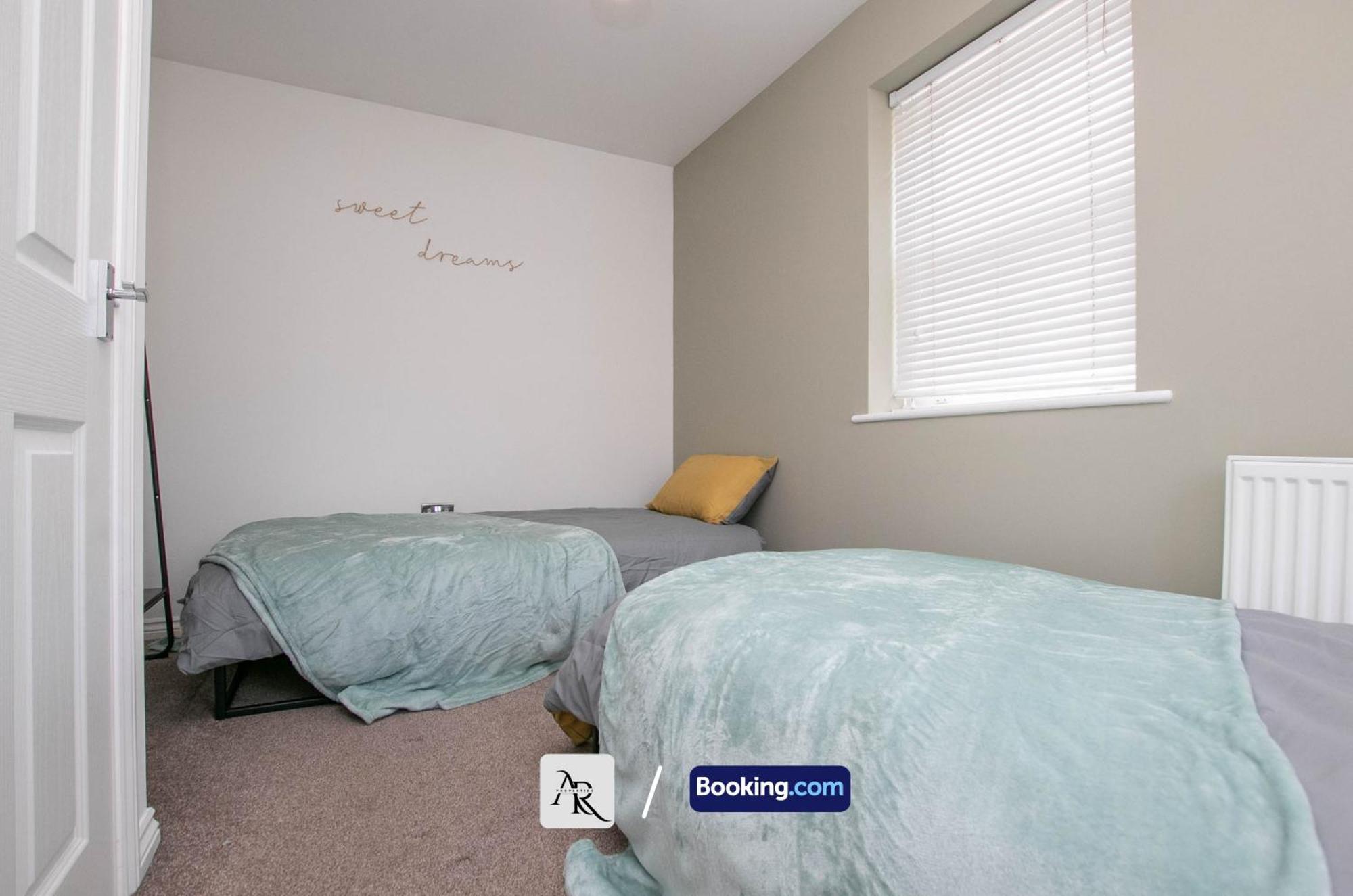 Cozy House By Ar Properties Short Lets & Serviced Accommodation Colchester Esterno foto