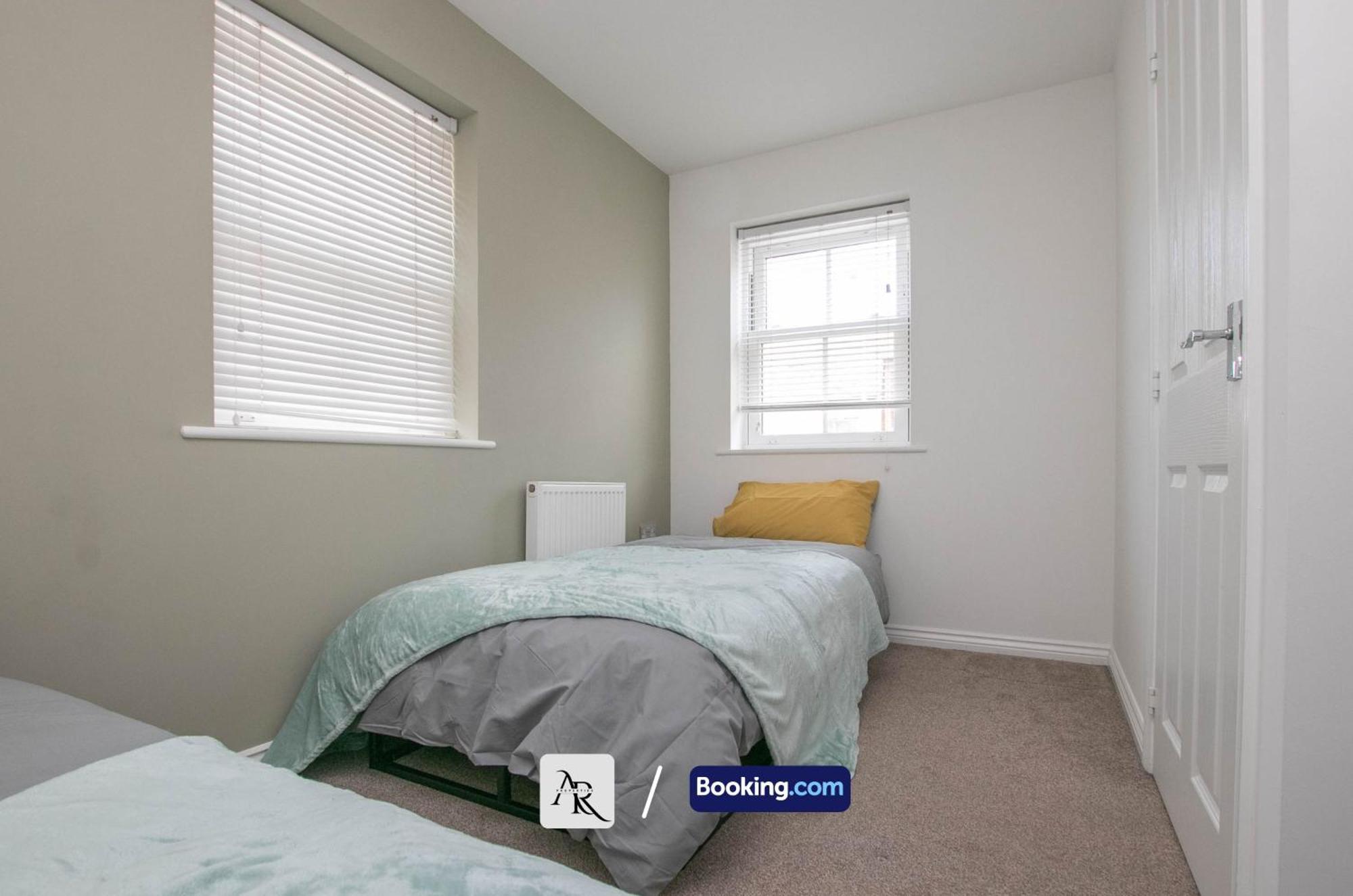 Cozy House By Ar Properties Short Lets & Serviced Accommodation Colchester Esterno foto