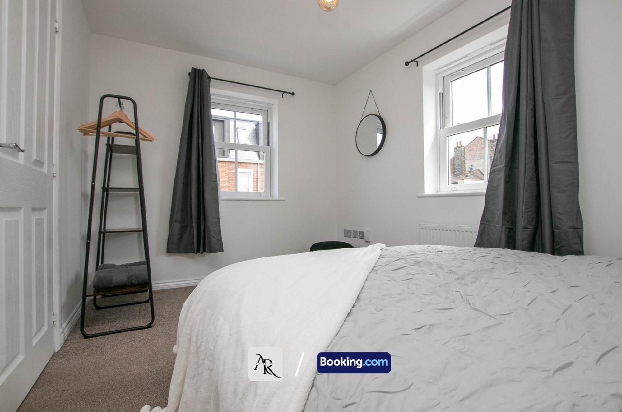 Cozy House By Ar Properties Short Lets & Serviced Accommodation Colchester Esterno foto